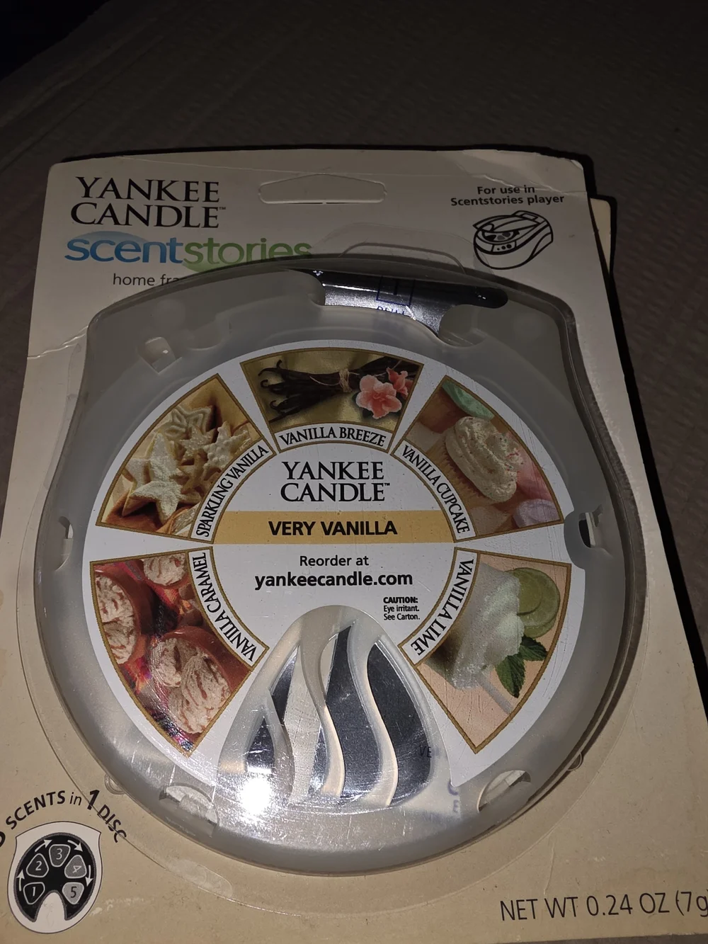 Yankee Candle Very Vanilla ScentStories Disc - White